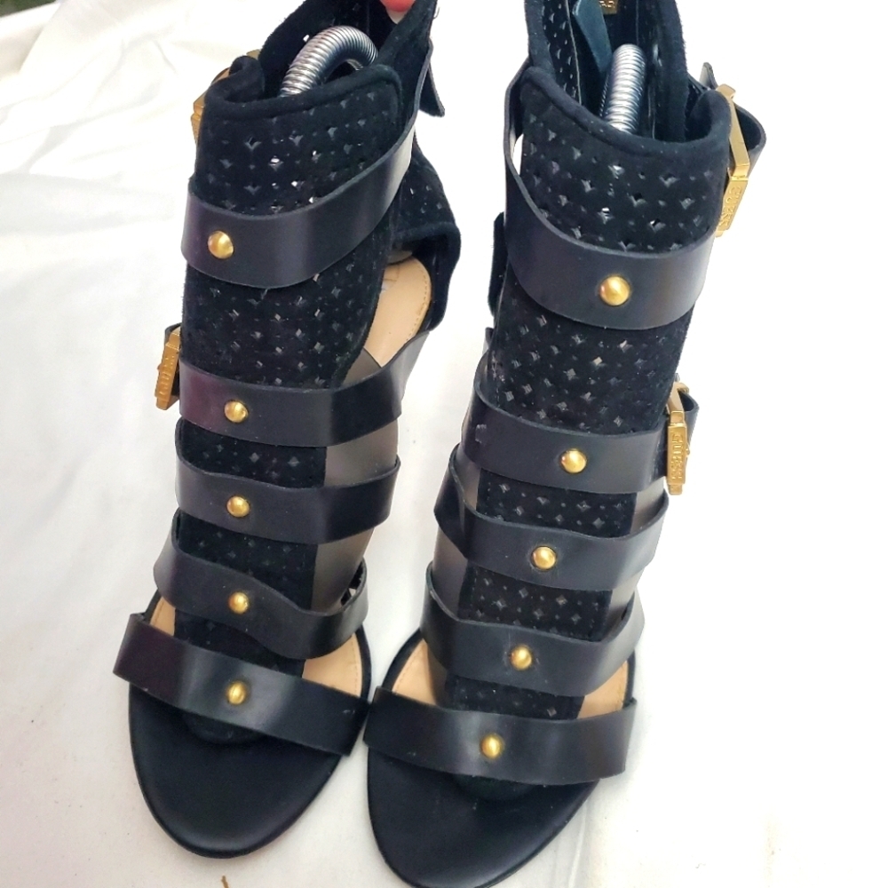 Guess Studded Strappy Heels Black GOLD Hardware Size 7